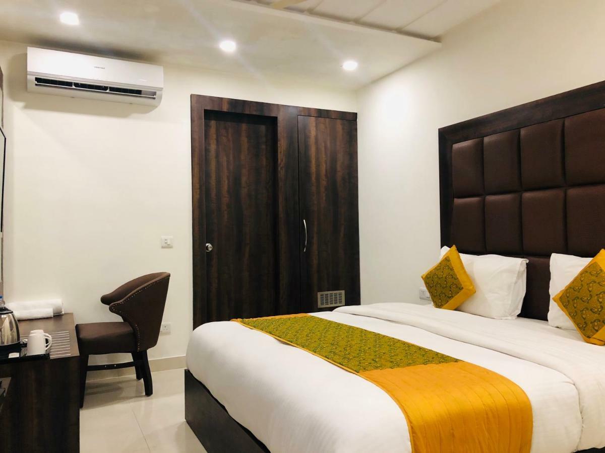 Hotel Royal Palace Hapur Luaran gambar